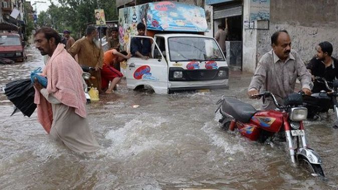 Pakistan&#039;da sel: 39 ölü