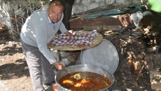 Asırlık ramazan nöbeti; her gün bir aile iftar veriyor