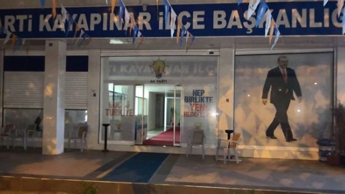 Diyarbakır AK Parti Kayapınar İlçe Başkanlığına EYP’li ve havai fişekli saldırı
