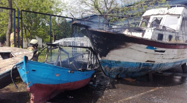 Haliç&#039;te 2 tekne yandı