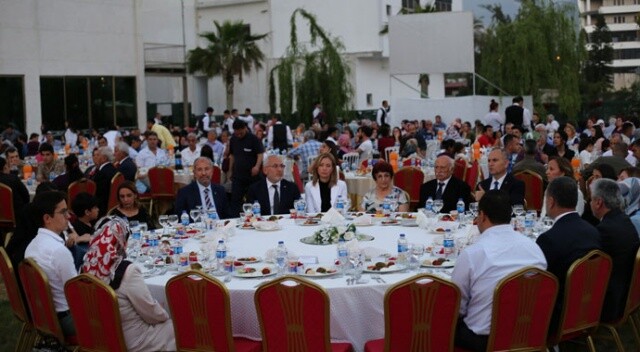 İskenderun&#039;da şehit aileleri ve gaziler iftar yemeğinde buluştu