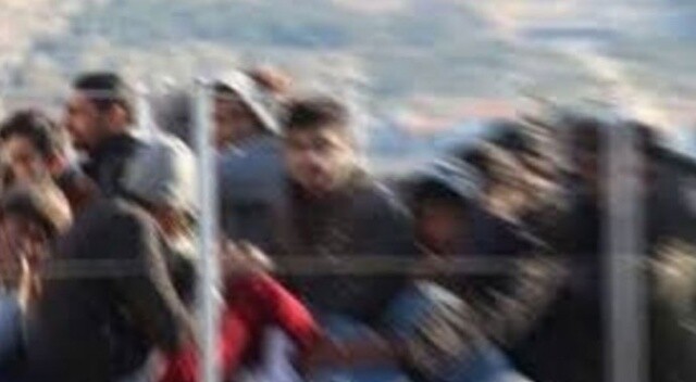 İzmir&#039;de 30 düzensiz göçmen yakalandı