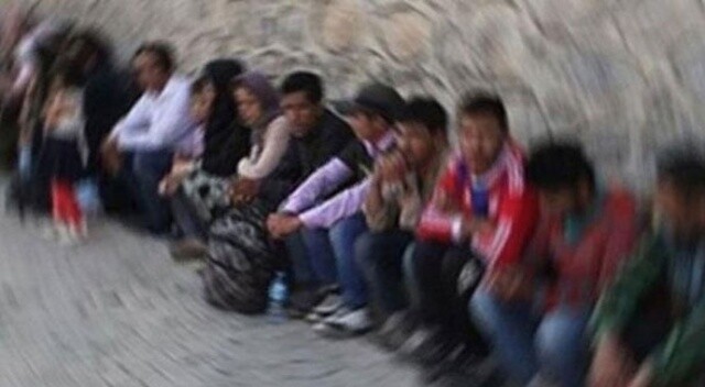 İzmir&#039;de 46 düzensiz göçmen yakalandı