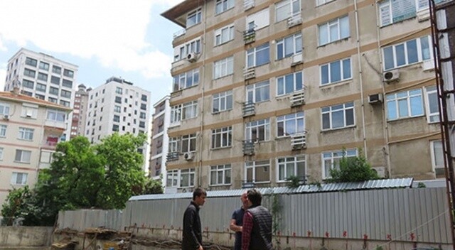Kadıköy&#039;de 6 katlı bina boşaltıldı!