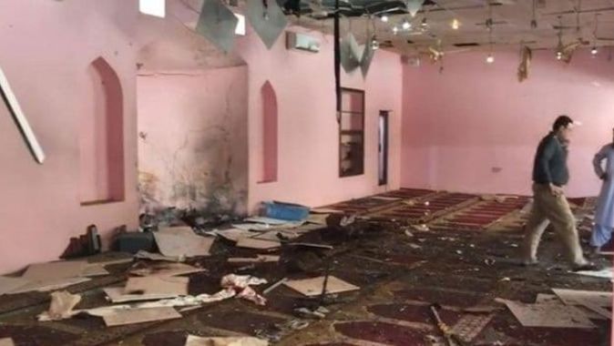 Pakistan&#039;da camide patlama: 1 ölü, 16 yaralı