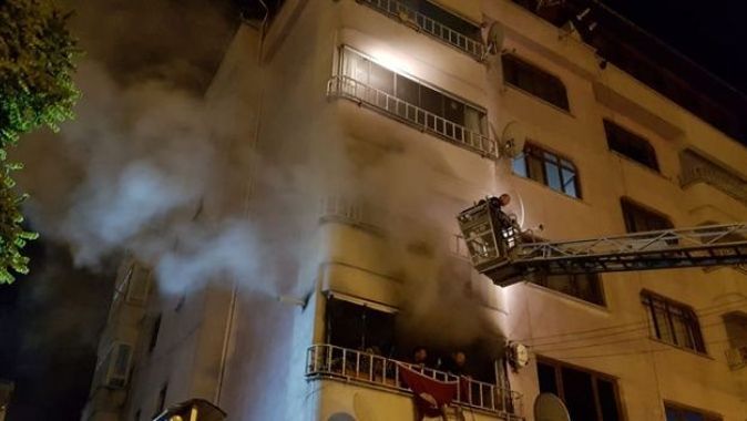 Zonguldak&#039;ta 5 katlı apartmanda yangın: 3&#039;ü çocuk 14 yaralı