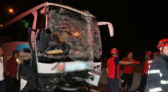 Adana&#039;da zincirleme kaza: 20 yaralı