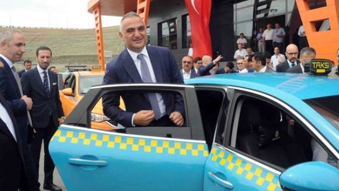 Bakan Ersoy: 2 bin 500 taksiciye 13 dalda davranış ve turizm eğitimi verilecek