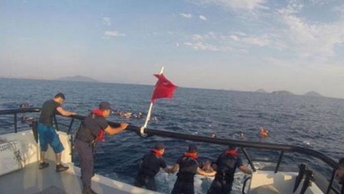 Bodrum açıklarında düzensiz göçmenleri taşıyan tekne battı: Çok sayıda ölü var