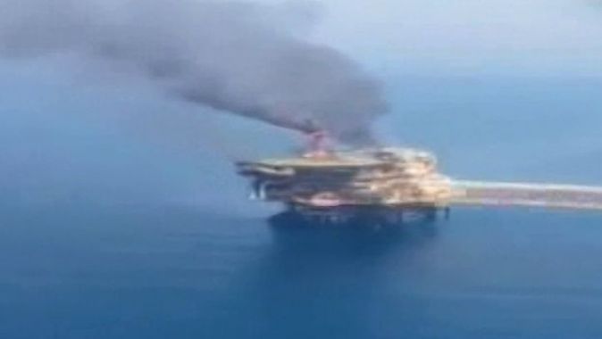 İran’a ait petrol çıkartma tesisinde yangın