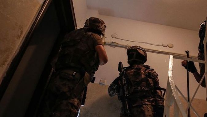 İstanbul&#039;da uyuşturucu operasyonu: 35 gözaltı