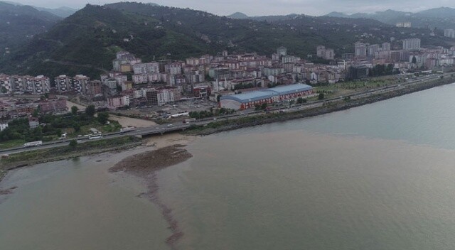 Trabzon&#039;da deniz çamura bulandı