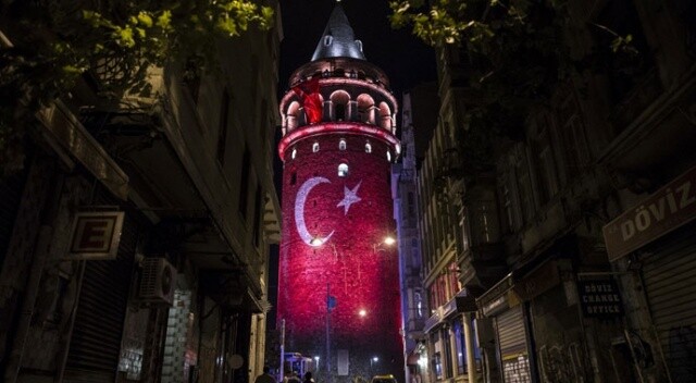 Türkiye İzlanda maçı öncesi İstanbul kırmızı beyaza bürünecek