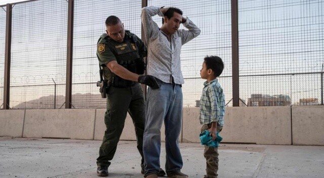 ABD&#039;ye Meksika sınırından giren göçmenler sığınma hakkı talep edemeyecek