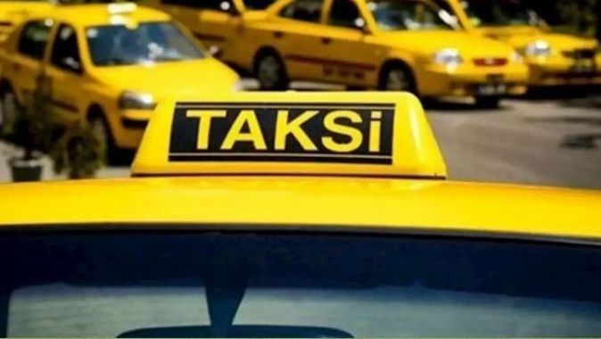 Beyoğlu’nda istediği ücreti alamayan taksici, kadın turisti darp etti