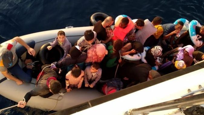 Didim’de bir gecede 73 göçmen yakalandı