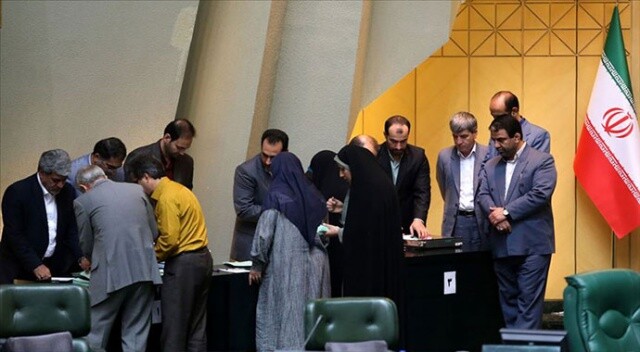 İran&#039;da reform taraftarları seçimleri boykot etmeyi tartışıyor