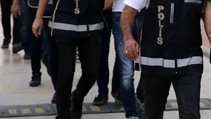 İzmir&#039;de FETÖ operasyonu:47 kişi hakkında gözaltı kararı