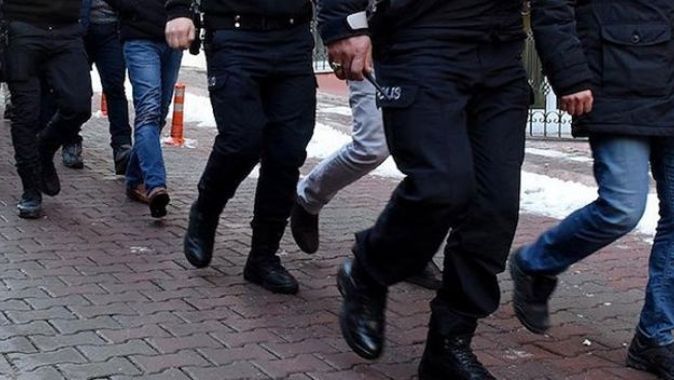 İzmir merkezli göçmen kaçaklığı operasyonu: 55 gözaltı
