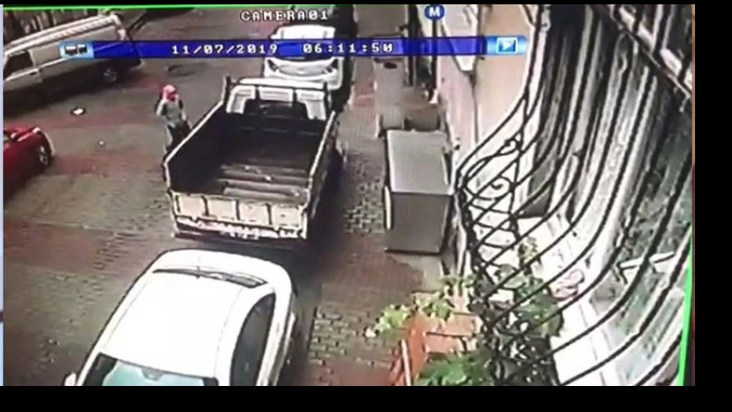 Kağıthane’de trajikomik hırsızlık: Çaldıkları aracı bırakıp, kamyoneti çaldılar