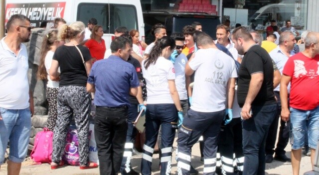 Manavgat&#039;ta tur midibüsü devrildi: 16 yaralı