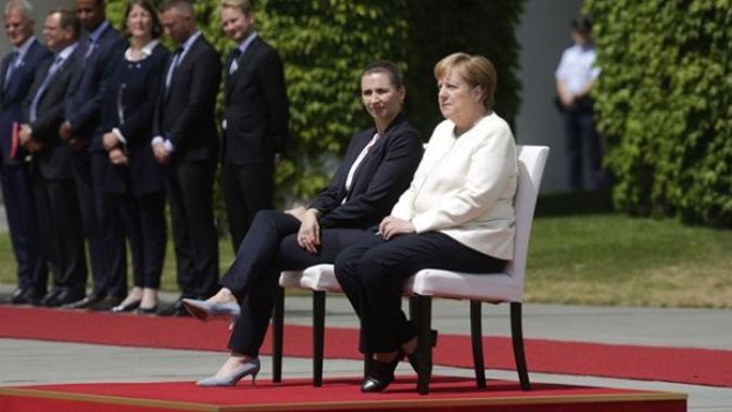 Merkel&#039;in titreme nöbetine sandalyeli önlem