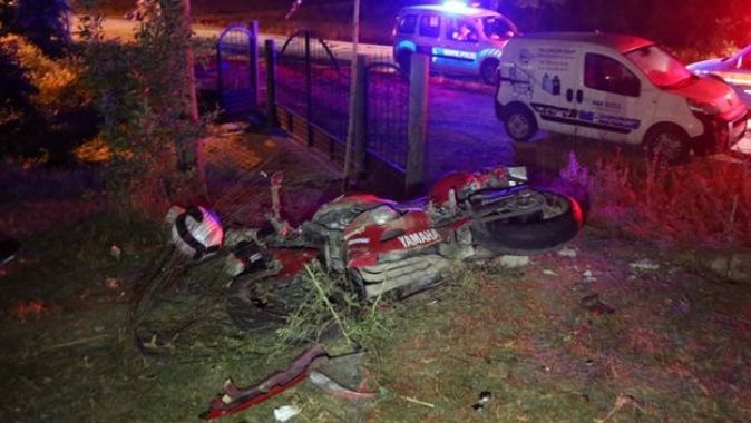 Sivas&#039;ta motosiklet kazası: 1 ölü, 1 yaralı