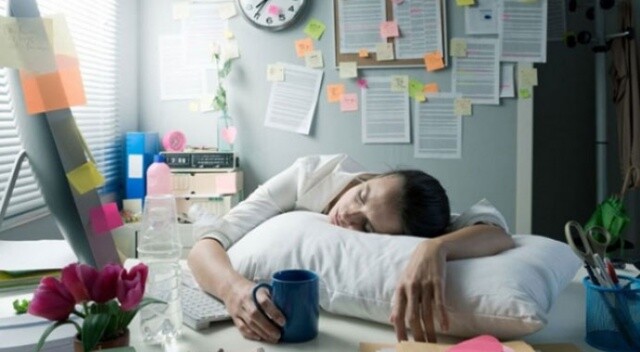 Sürekli uyku halsizlik yorgunluk nedenleri, nasıl geçer | Uyku sorunu NEDEN OLUR? Sebebi Nedir  Ne Yapılır?