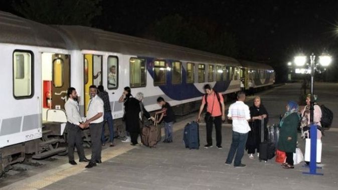 Tahran-Ankara treninin  ilk yolcuları Van’a ulaştı