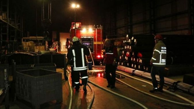 Zonguldak&#039;taki fabrika yangını paniğe neden oldu