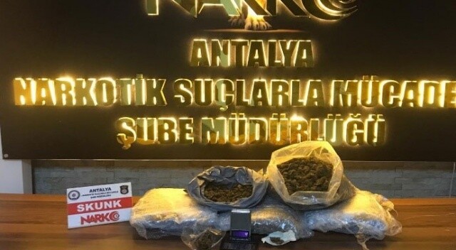 Antalya&#039;da 4 buçuk kilo uyuşturucu ele geçirildi