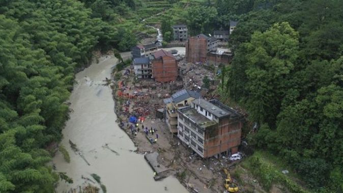 Çin&#039;i &#039;Lekima tayfunu&#039; vurdu! 22 kişi hayatını kaybetti