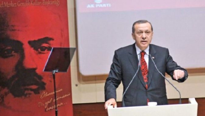 Erdoğan, Akif belgeseli  için özel şiir okudu