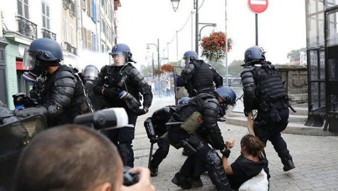 Fransa&#039;daki G7 protestolarında 68 gözaltı