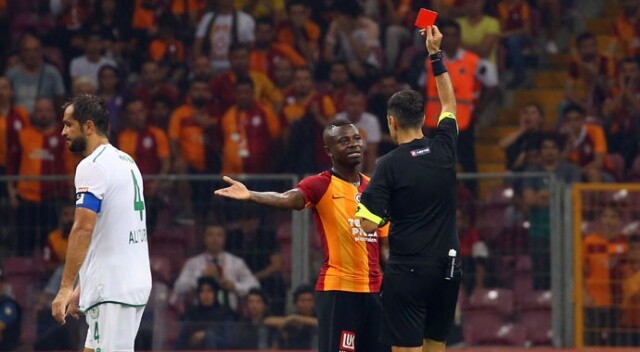 Galatasaray&#039;a 2 haftada 2 kırmızı kart