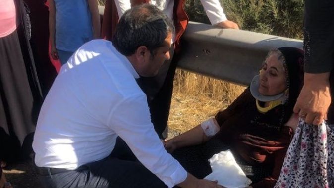 Kazayı gören AK Partili vekil, yaralıların yardımına koştu