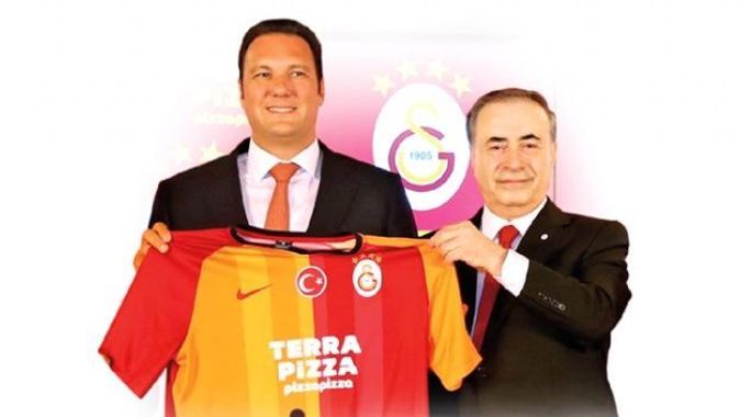 Mustafa Cengiz yeni sponsorundan memnun