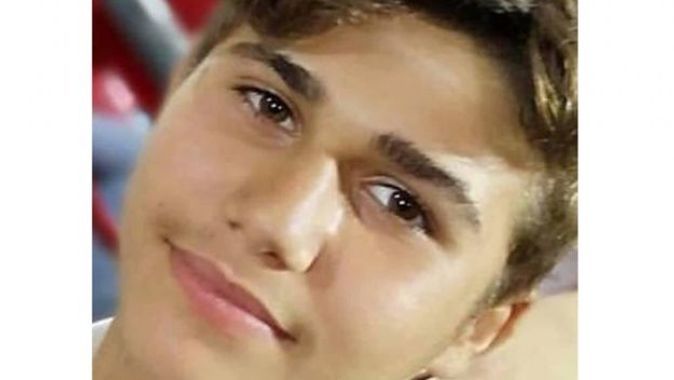 Otomobilin çarptığı 16 yaşındaki genç hayatını kaybetti