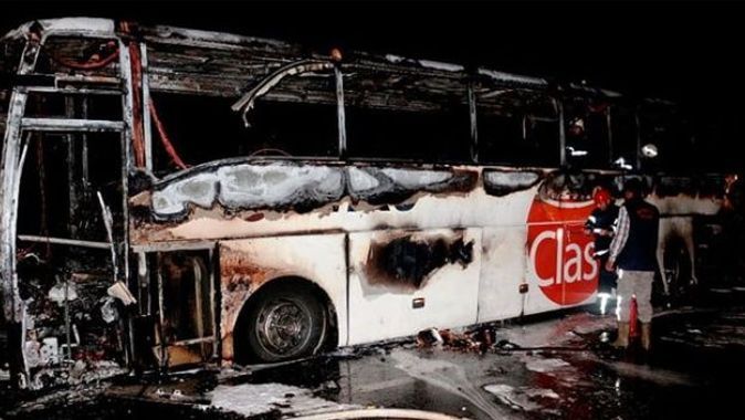 Aksaray&#039;da yolcu otobüsü yandı