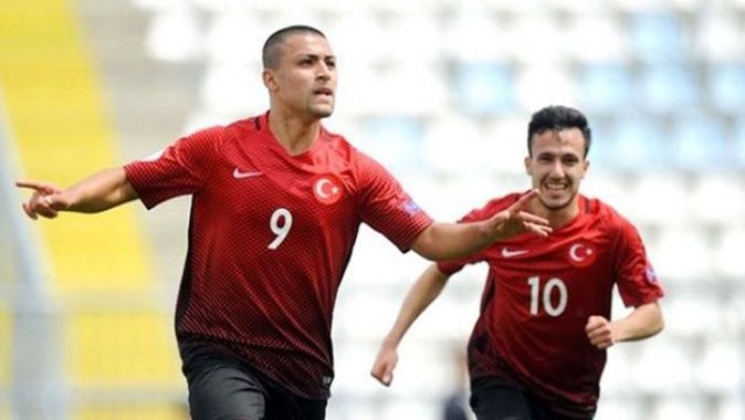 Galatasaraylı Malik Karaahmet, Kırklarelispor&#039;a transfer oldu!