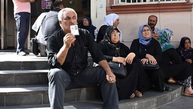 HDP önündeki oturma eylemi 5. gününde... Evlat nöbeti büyüyor: İki aile daha katıldı