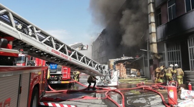 İstanbul İkitelli&#039;de fabrika yangını