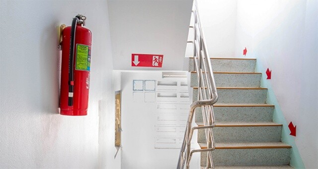 &#039;Yangın merdiveni kapısını kilitli tutmak hayati risklerin yaşanmasına neden oluyor&#039;