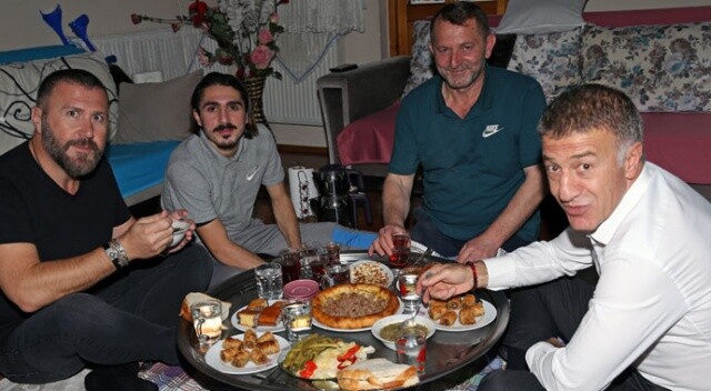 Ahmet Ağaoğlu, Abdülkadir Ömür&#039;ü ziyaret etti