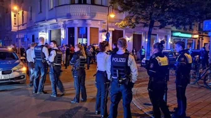 Almanya&#039;da terör örgütü yandaşları Türk kahvehanesine saldırdı