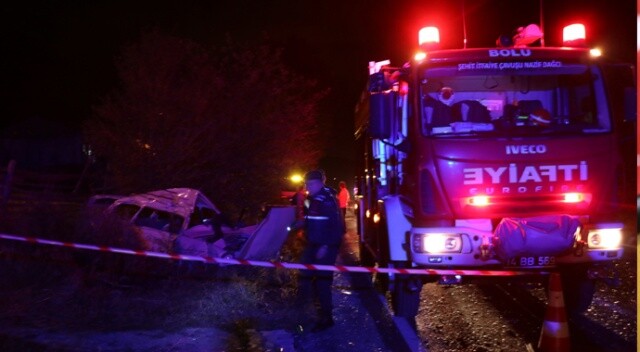 Bolu’da kamyonla çarpışan otomobildeki 3 kişi hayatını kaybetti