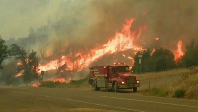 California’da orman yangınları söndürülemiyor