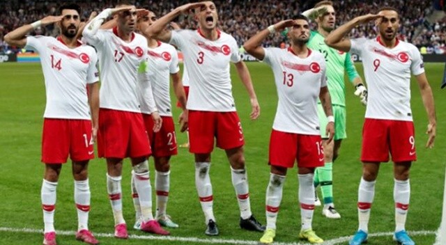 Fransız rejisi Türk futbolcuların asker selamı verdiği gol sevincini ekrana yansıtmadı