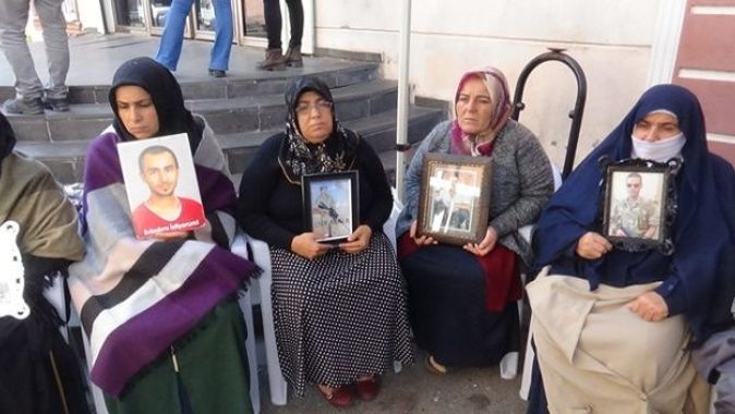HDP önündeki ailelerin evlat nöbeti 59&#039;uncu gününde