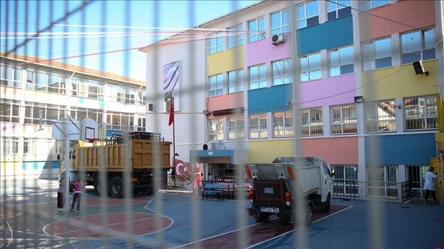 İstanbul&#039;da taşınmasına karar verilen okullar tahliye ediliyor